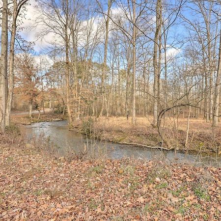 Villa Creek-View Getaway With Deck, Yard, And Fire Pit! à Summerville Extérieur photo