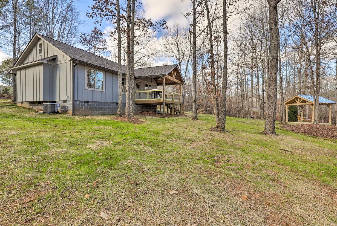 Villa Creek-View Getaway With Deck, Yard, And Fire Pit! à Summerville Extérieur photo