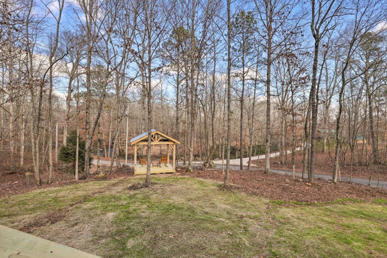 Villa Creek-View Getaway With Deck, Yard, And Fire Pit! à Summerville Extérieur photo